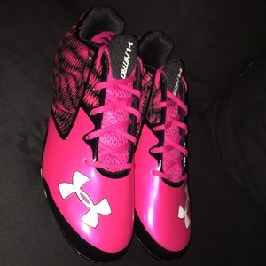 UNDER ARMOUR FOOTBALL CLEATS